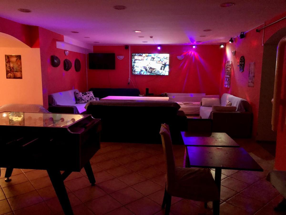 Whole Basement Former Pub3 For Bachelor / Bachelorette Party Budapest Exterior foto